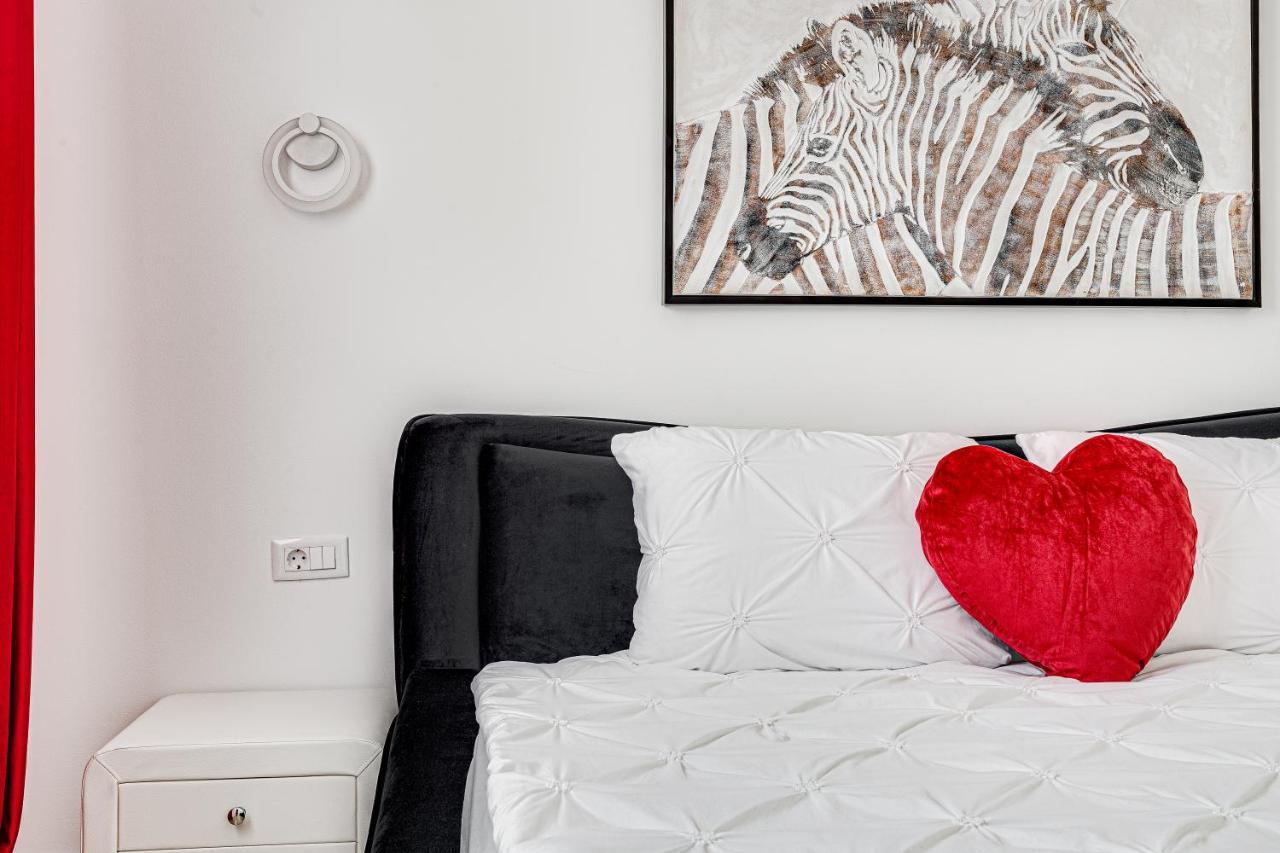 Ari Cinema Apartament With 2M Videoproiector Appartement Arad Buitenkant foto