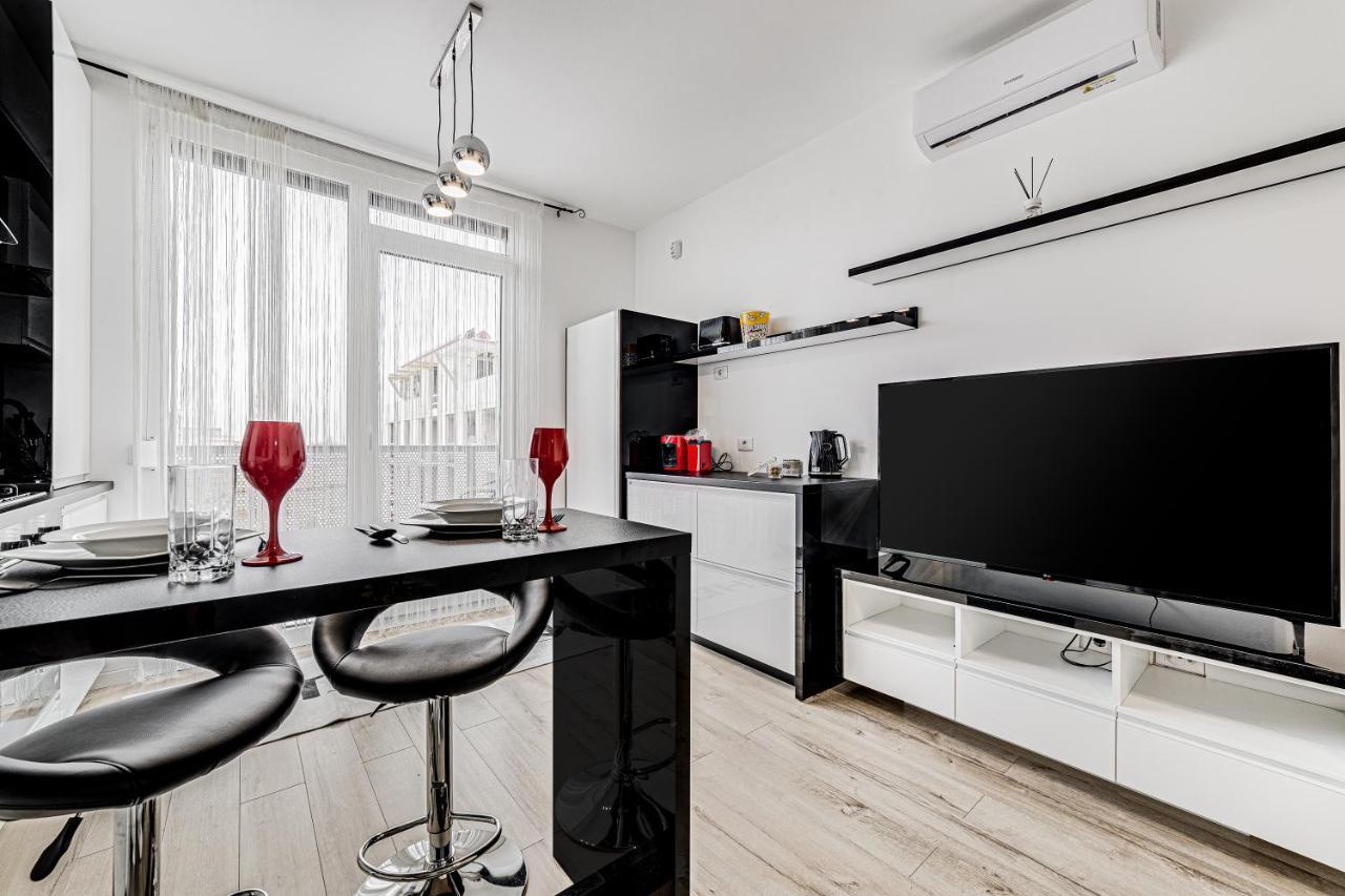 Ari Cinema Apartament With 2M Videoproiector Appartement Arad Buitenkant foto